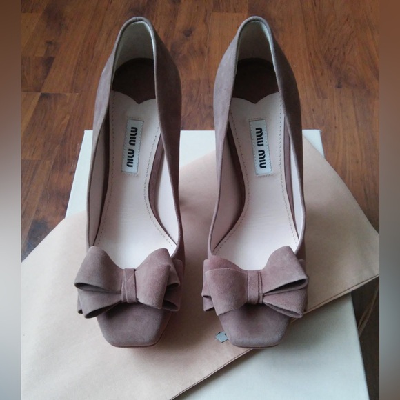 Miu Miu Women's Tan Suede Bow Heels - Picture 5 of 5